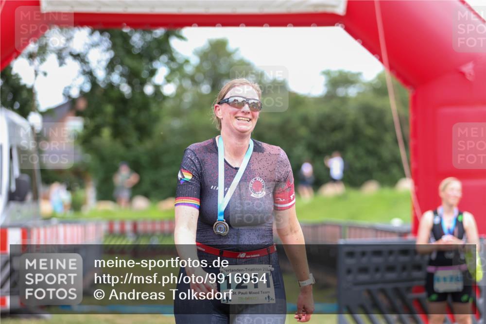 21.06.2026 - 29. Vierlanden-Triathlon Andreas Tolksdorf http://msf.ph/oto/9916954 21.06.2026 14:55:46 Ziel  meine-sportfotos.de