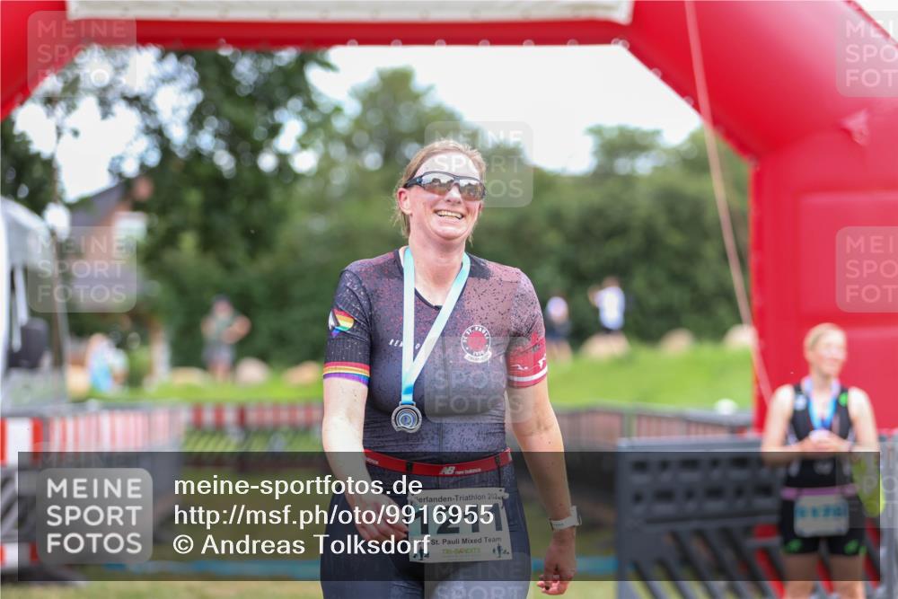 21.06.2026 - 29. Vierlanden-Triathlon Andreas Tolksdorf http://msf.ph/oto/9916955 21.06.2026 14:55:46 Ziel  meine-sportfotos.de