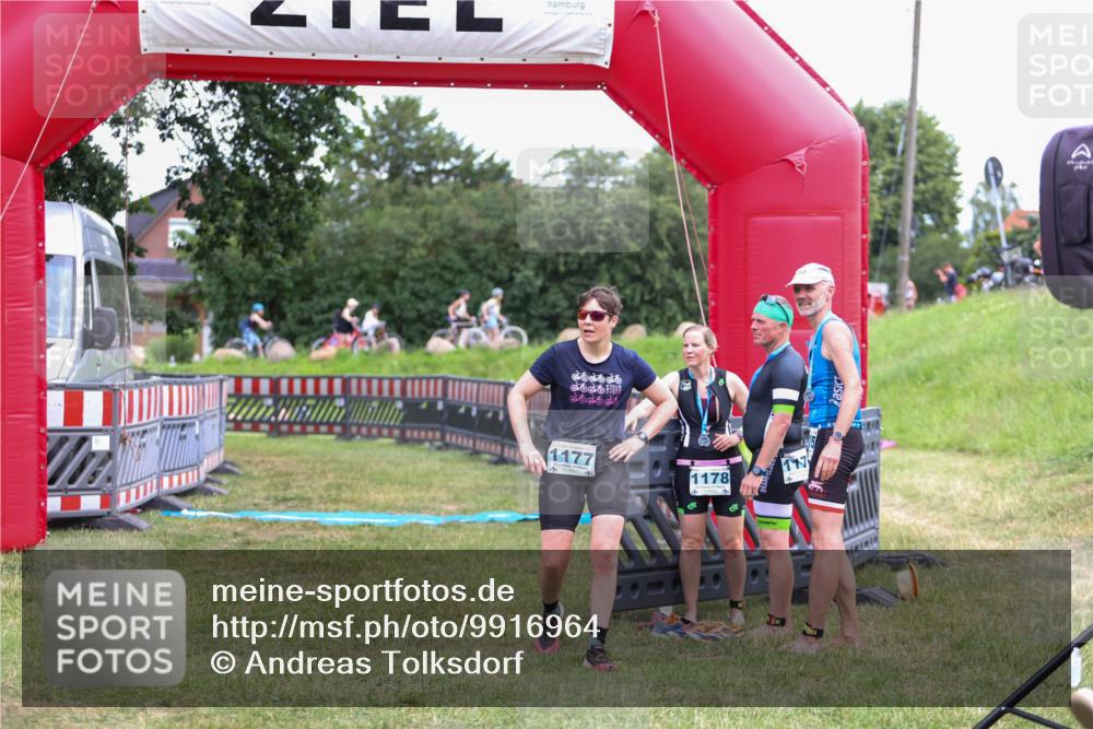 21.06.2026 - 29. Vierlanden-Triathlon Andreas Tolksdorf http://msf.ph/oto/9916964 21.06.2026 14:57:17 Ziel  meine-sportfotos.de