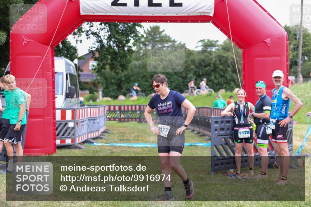 21.06.2026 - 29. Vierlanden-Triathlon Andreas Tolksdorf http://msf.ph/oto/9916974 21.06.2026 14:57:19 Ziel  meine-sportfotos.de