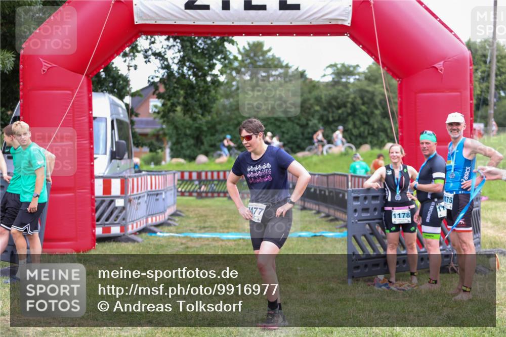 21.06.2026 - 29. Vierlanden-Triathlon Andreas Tolksdorf http://msf.ph/oto/9916977 21.06.2026 14:57:19 Ziel  meine-sportfotos.de