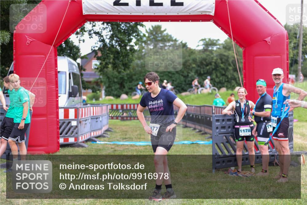 21.06.2026 - 29. Vierlanden-Triathlon Andreas Tolksdorf http://msf.ph/oto/9916978 21.06.2026 14:57:19 Ziel  meine-sportfotos.de