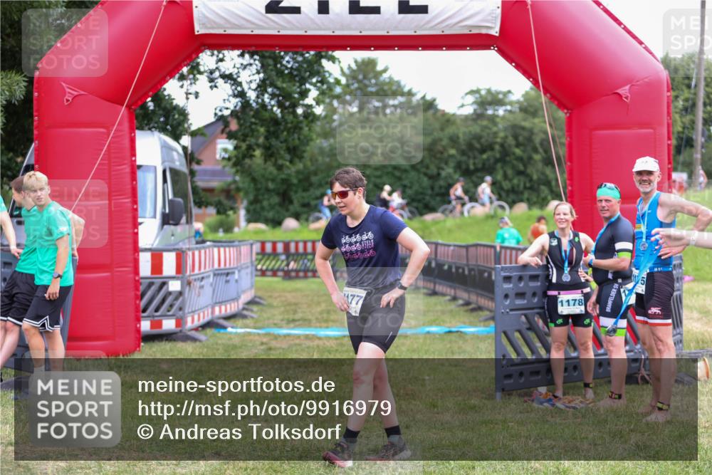 21.06.2026 - 29. Vierlanden-Triathlon Andreas Tolksdorf http://msf.ph/oto/9916979 21.06.2026 14:57:19 Ziel  meine-sportfotos.de