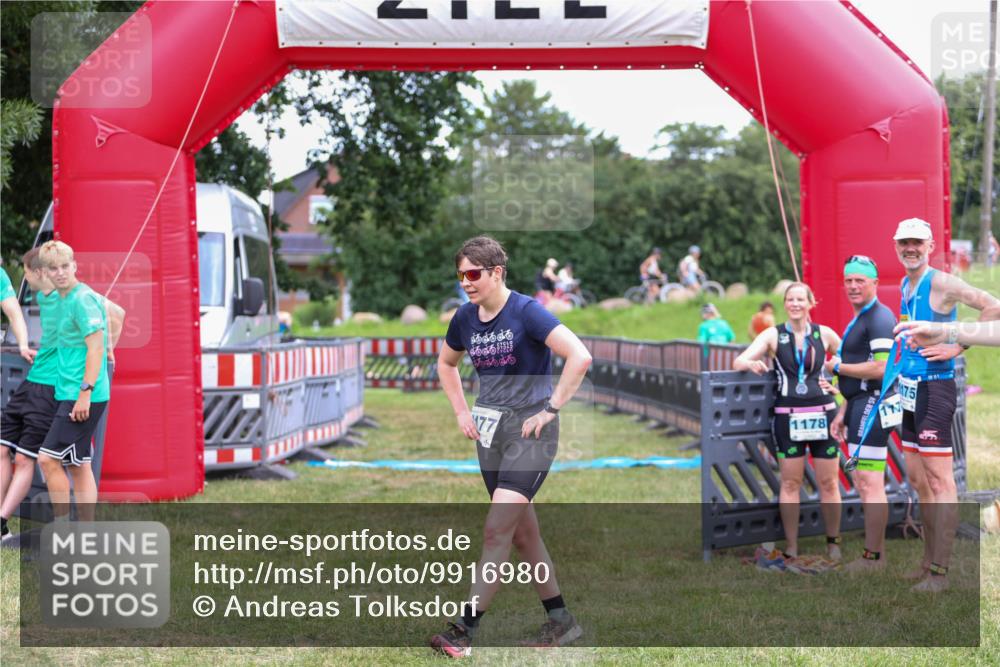21.06.2026 - 29. Vierlanden-Triathlon Andreas Tolksdorf http://msf.ph/oto/9916980 21.06.2026 14:57:19 Ziel  meine-sportfotos.de