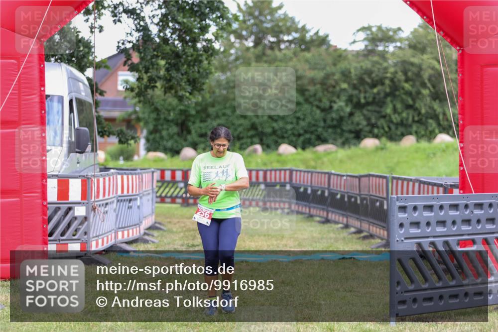 21.06.2026 - 29. Vierlanden-Triathlon Andreas Tolksdorf http://msf.ph/oto/9916985 21.06.2026 15:00:33 Ziel 256 meine-sportfotos.de
