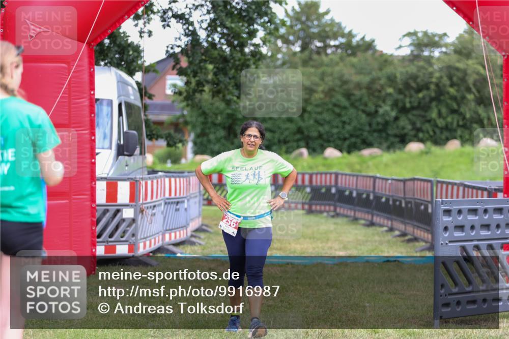 21.06.2026 - 29. Vierlanden-Triathlon Andreas Tolksdorf http://msf.ph/oto/9916987 21.06.2026 15:00:34 Ziel 256 meine-sportfotos.de
