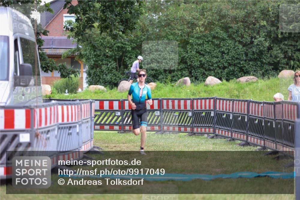 21.06.2026 - 29. Vierlanden-Triathlon Andreas Tolksdorf http://msf.ph/oto/9917049 21.06.2026 15:05:31 Ziel 1252 meine-sportfotos.de