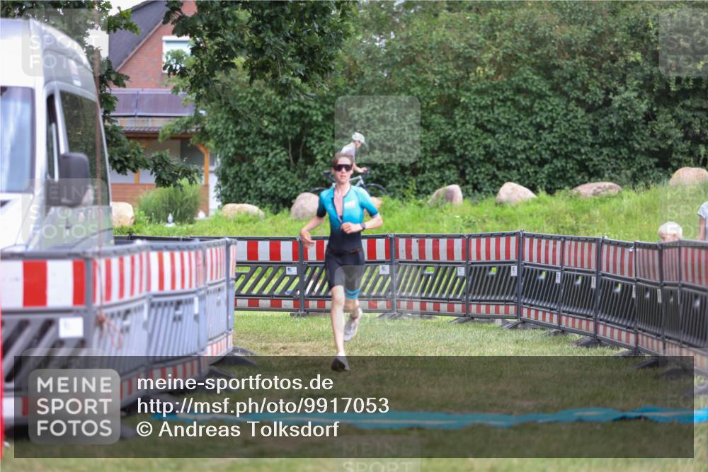 21.06.2026 - 29. Vierlanden-Triathlon Andreas Tolksdorf http://msf.ph/oto/9917053 21.06.2026 15:05:31 Ziel 1252 meine-sportfotos.de