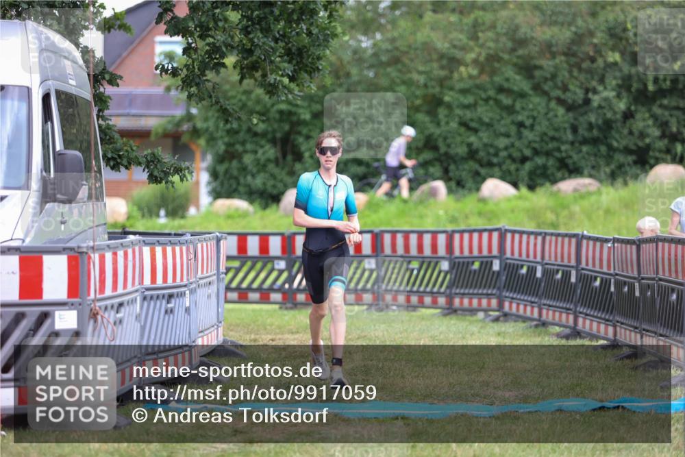 21.06.2026 - 29. Vierlanden-Triathlon Andreas Tolksdorf http://msf.ph/oto/9917059 21.06.2026 15:05:32 Ziel 1252 meine-sportfotos.de