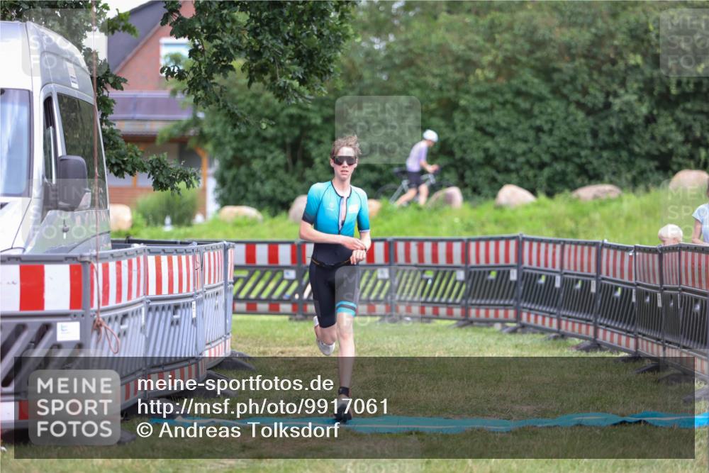 21.06.2026 - 29. Vierlanden-Triathlon Andreas Tolksdorf http://msf.ph/oto/9917061 21.06.2026 15:05:32 Ziel 1252 meine-sportfotos.de
