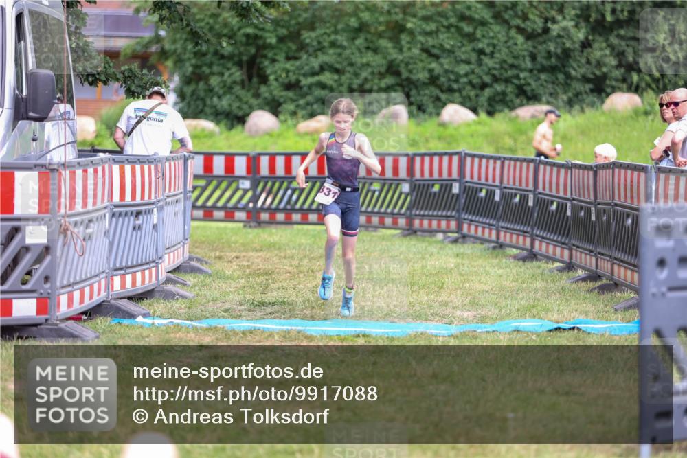 21.06.2026 - 29. Vierlanden-Triathlon Andreas Tolksdorf http://msf.ph/oto/9917088 21.06.2026 15:06:45 Ziel 1331 meine-sportfotos.de