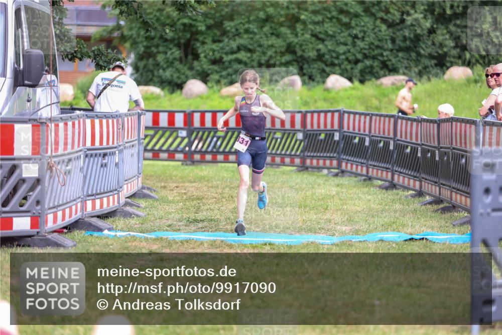 21.06.2026 - 29. Vierlanden-Triathlon Andreas Tolksdorf http://msf.ph/oto/9917090 21.06.2026 15:06:45 Ziel 1331 meine-sportfotos.de