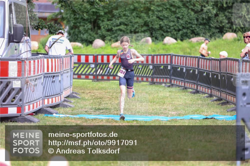 21.06.2026 - 29. Vierlanden-Triathlon Andreas Tolksdorf http://msf.ph/oto/9917091 21.06.2026 15:06:45 Ziel 1331 meine-sportfotos.de