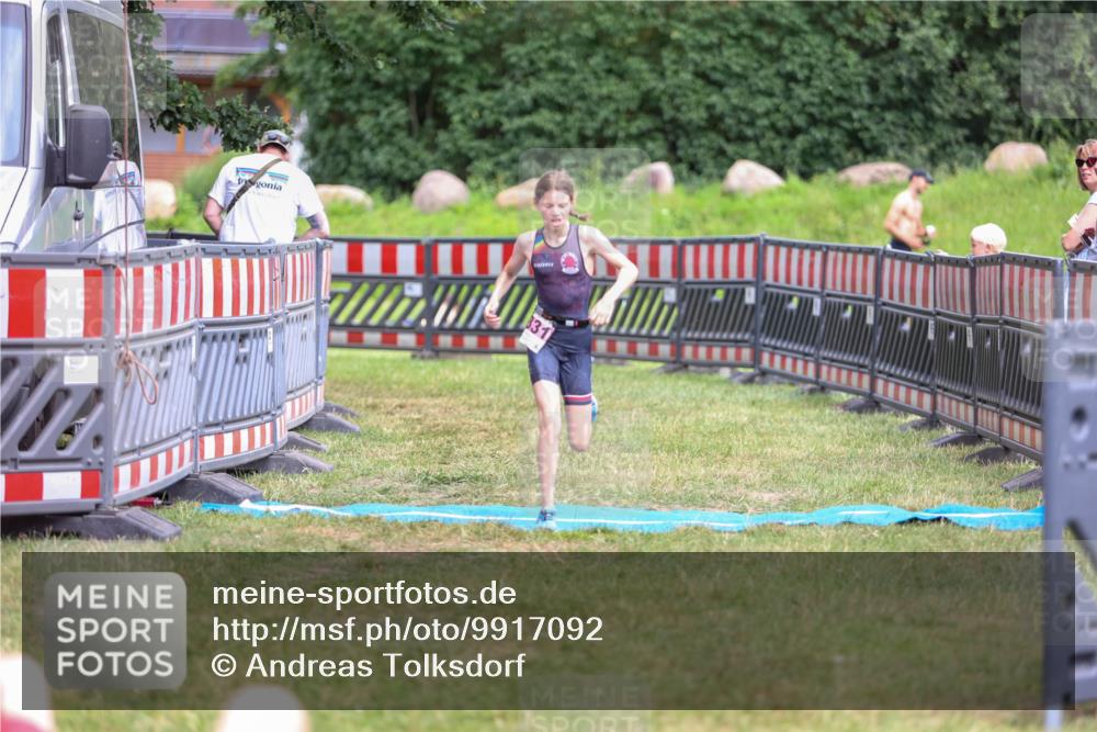 21.06.2026 - 29. Vierlanden-Triathlon Andreas Tolksdorf http://msf.ph/oto/9917092 21.06.2026 15:06:45 Ziel 1331 meine-sportfotos.de