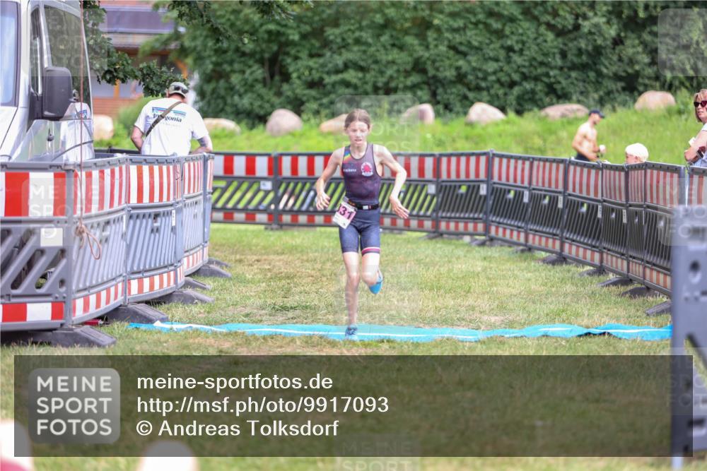 21.06.2026 - 29. Vierlanden-Triathlon Andreas Tolksdorf http://msf.ph/oto/9917093 21.06.2026 15:06:45 Ziel 1331 meine-sportfotos.de