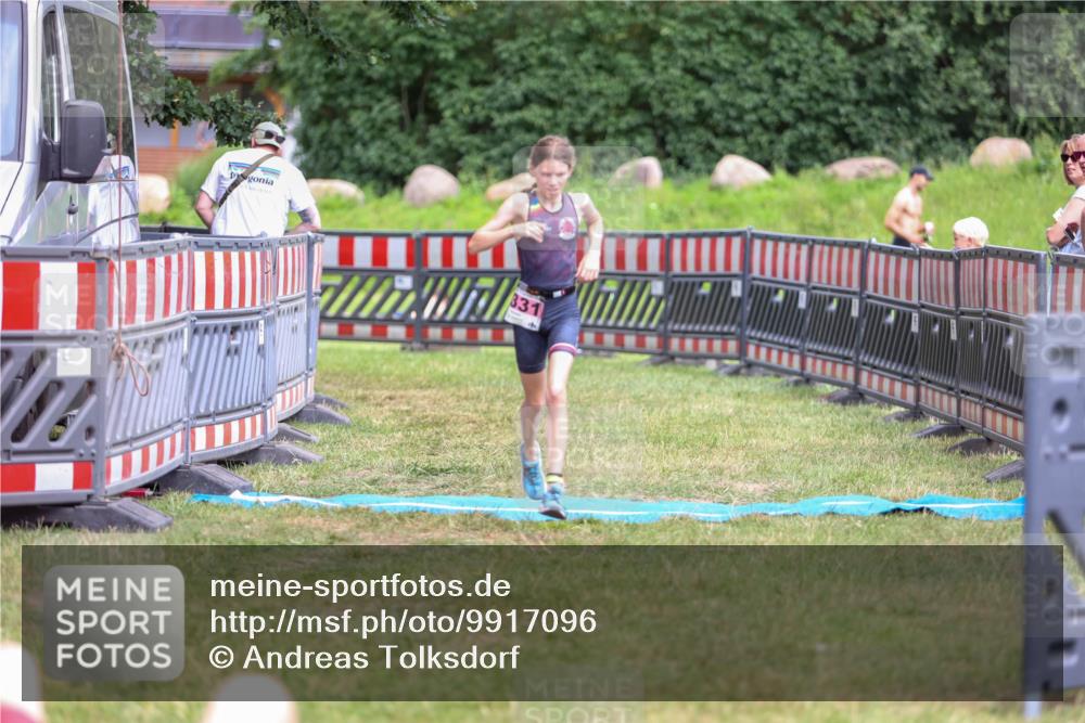 21.06.2026 - 29. Vierlanden-Triathlon Andreas Tolksdorf http://msf.ph/oto/9917096 21.06.2026 15:06:45 Ziel 1331 meine-sportfotos.de