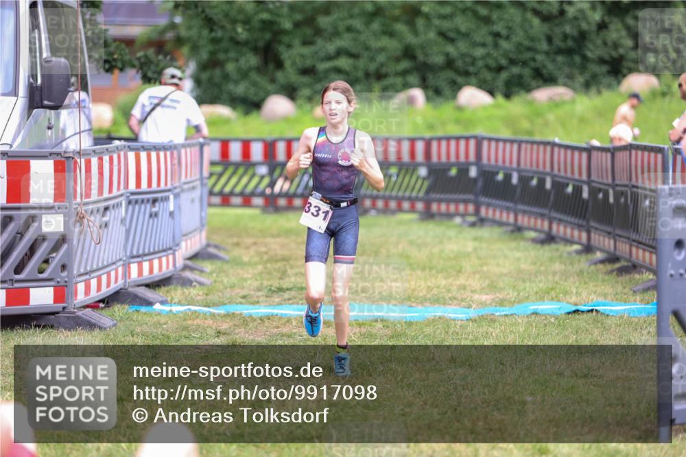 21.06.2026 - 29. Vierlanden-Triathlon Andreas Tolksdorf http://msf.ph/oto/9917098 21.06.2026 15:06:46 Ziel 1331 meine-sportfotos.de