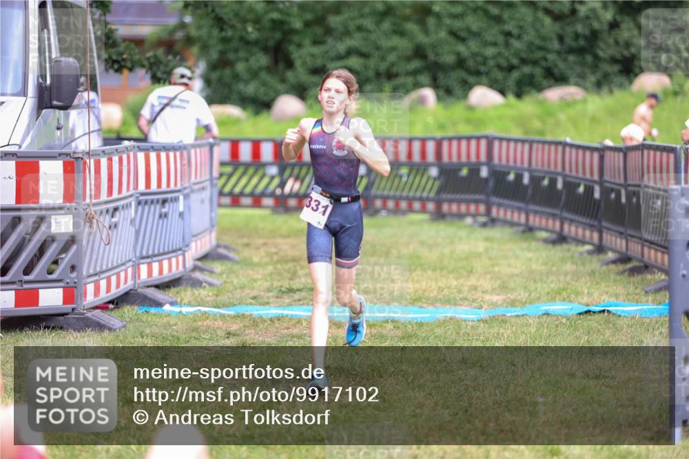 21.06.2026 - 29. Vierlanden-Triathlon Andreas Tolksdorf http://msf.ph/oto/9917102 21.06.2026 15:06:46 Ziel 1331 meine-sportfotos.de