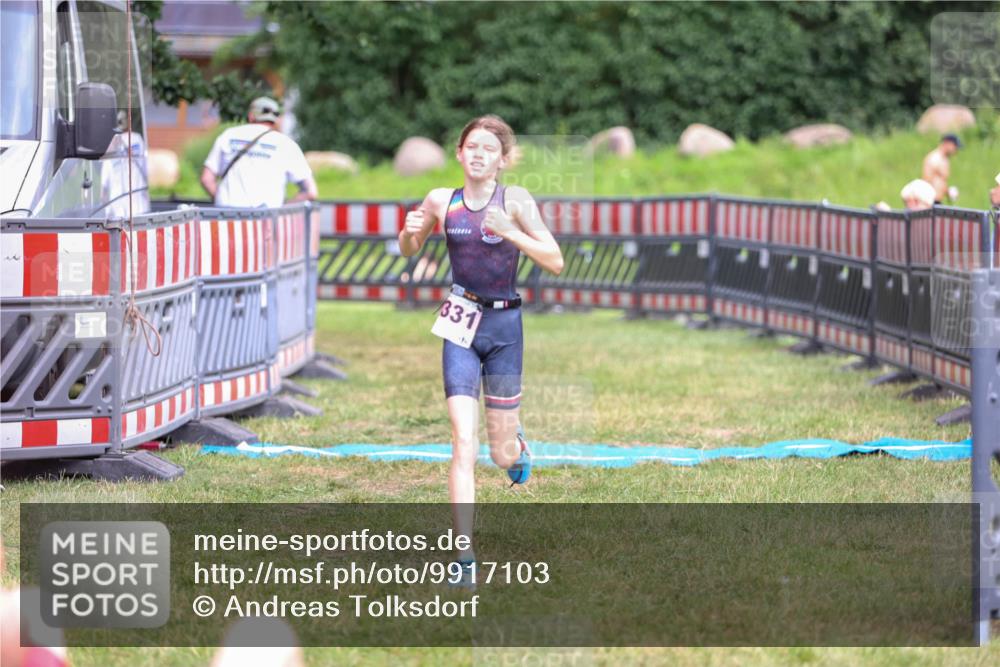 21.06.2026 - 29. Vierlanden-Triathlon Andreas Tolksdorf http://msf.ph/oto/9917103 21.06.2026 15:06:46 Ziel 1331 meine-sportfotos.de