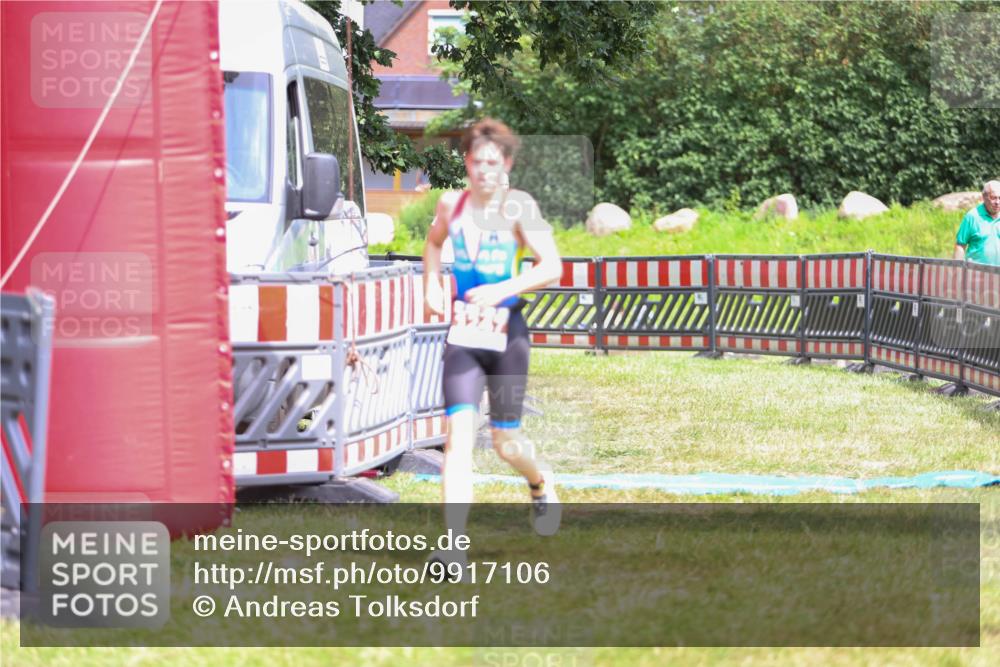 21.06.2026 - 29. Vierlanden-Triathlon Andreas Tolksdorf http://msf.ph/oto/9917106 21.06.2026 15:07:07 Ziel 1247 meine-sportfotos.de