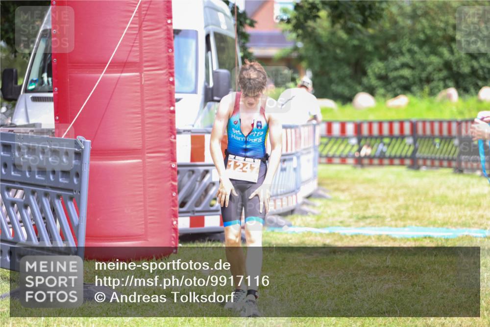 21.06.2026 - 29. Vierlanden-Triathlon Andreas Tolksdorf http://msf.ph/oto/9917116 21.06.2026 15:07:08 Ziel 1247 meine-sportfotos.de