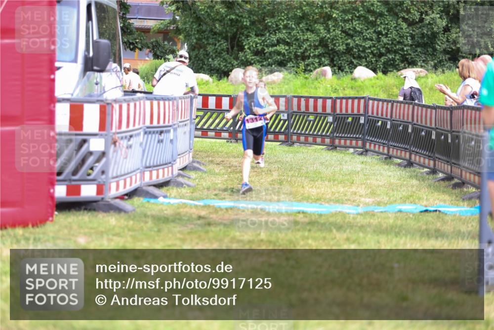 21.06.2026 - 29. Vierlanden-Triathlon Andreas Tolksdorf http://msf.ph/oto/9917125 21.06.2026 15:07:17 Ziel 1296, 1312, 1328 meine-sportfotos.de