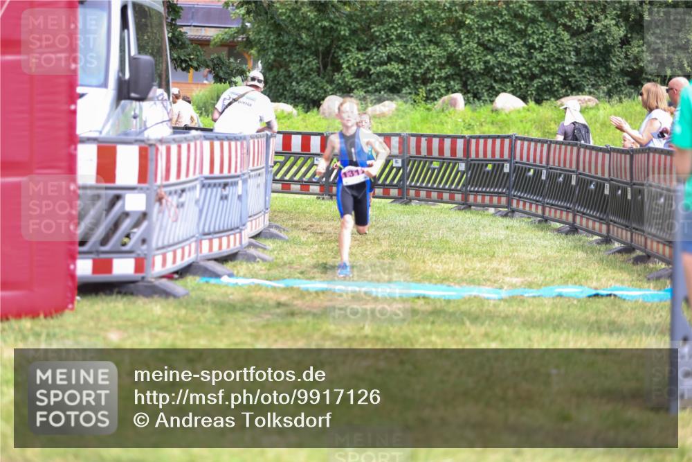 21.06.2026 - 29. Vierlanden-Triathlon Andreas Tolksdorf http://msf.ph/oto/9917126 21.06.2026 15:07:17 Ziel 1296, 1312, 1328 meine-sportfotos.de