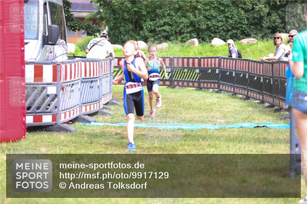 21.06.2026 - 29. Vierlanden-Triathlon Andreas Tolksdorf http://msf.ph/oto/9917129 21.06.2026 15:07:18 Ziel 1296, 1312, 1328 meine-sportfotos.de