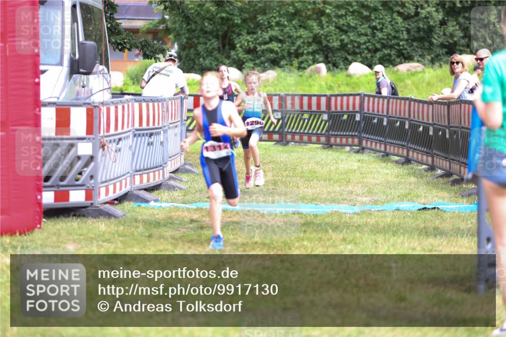 21.06.2026 - 29. Vierlanden-Triathlon Andreas Tolksdorf http://msf.ph/oto/9917130 21.06.2026 15:07:19 Ziel 1296, 1312, 1328 meine-sportfotos.de