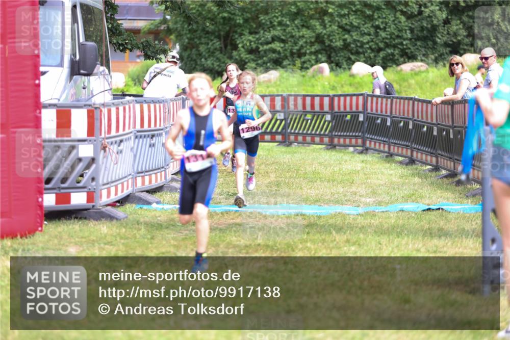 21.06.2026 - 29. Vierlanden-Triathlon Andreas Tolksdorf http://msf.ph/oto/9917138 21.06.2026 15:07:19 Ziel 1296, 1312, 1328 meine-sportfotos.de