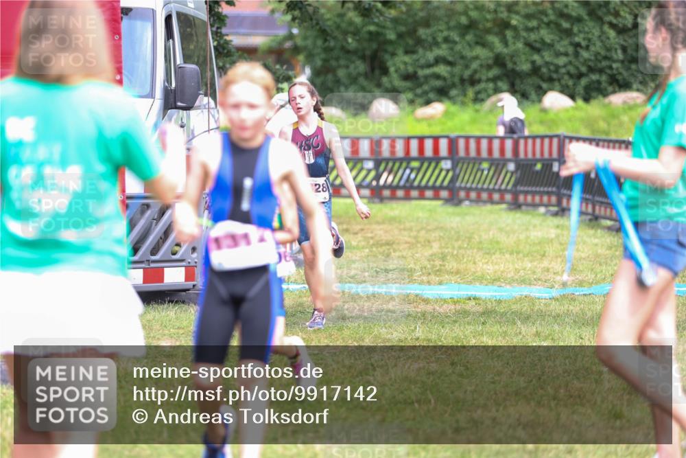 21.06.2026 - 29. Vierlanden-Triathlon Andreas Tolksdorf http://msf.ph/oto/9917142 21.06.2026 15:07:21 Ziel 1251, 1296, 1312, 1328 meine-sportfotos.de
