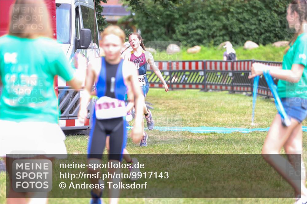 21.06.2026 - 29. Vierlanden-Triathlon Andreas Tolksdorf http://msf.ph/oto/9917143 21.06.2026 15:07:21 Ziel 1251, 1296, 1312, 1328 meine-sportfotos.de