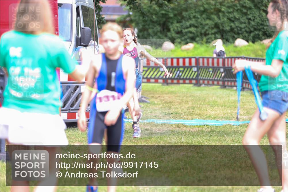 21.06.2026 - 29. Vierlanden-Triathlon Andreas Tolksdorf http://msf.ph/oto/9917145 21.06.2026 15:07:21 Ziel 1251, 1296, 1312, 1328 meine-sportfotos.de