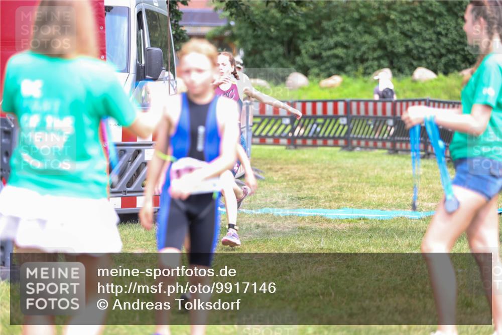 21.06.2026 - 29. Vierlanden-Triathlon Andreas Tolksdorf http://msf.ph/oto/9917146 21.06.2026 15:07:21 Ziel 1251, 1296, 1312, 1328 meine-sportfotos.de