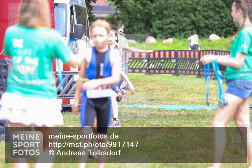 21.06.2026 - 29. Vierlanden-Triathlon Andreas Tolksdorf http://msf.ph/oto/9917147 21.06.2026 15:07:22 Ziel 1251, 1296, 1312, 1328 meine-sportfotos.de