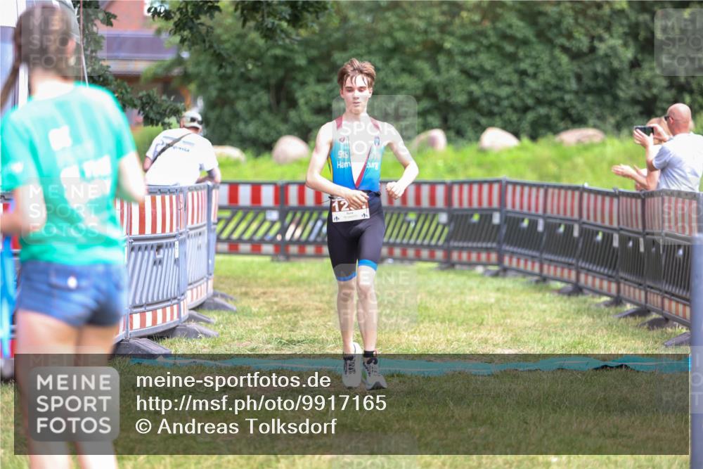 21.06.2026 - 29. Vierlanden-Triathlon Andreas Tolksdorf http://msf.ph/oto/9917165 21.06.2026 15:07:29 Ziel 1251, 1330 meine-sportfotos.de