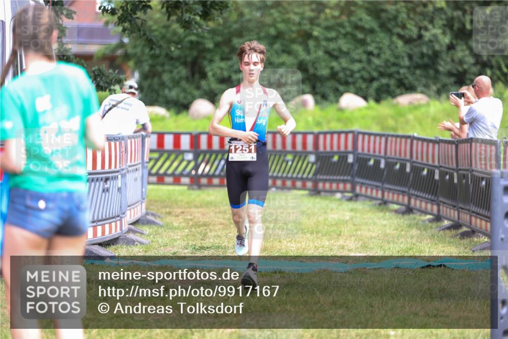 21.06.2026 - 29. Vierlanden-Triathlon Andreas Tolksdorf http://msf.ph/oto/9917167 21.06.2026 15:07:29 Ziel 1251, 1330 meine-sportfotos.de