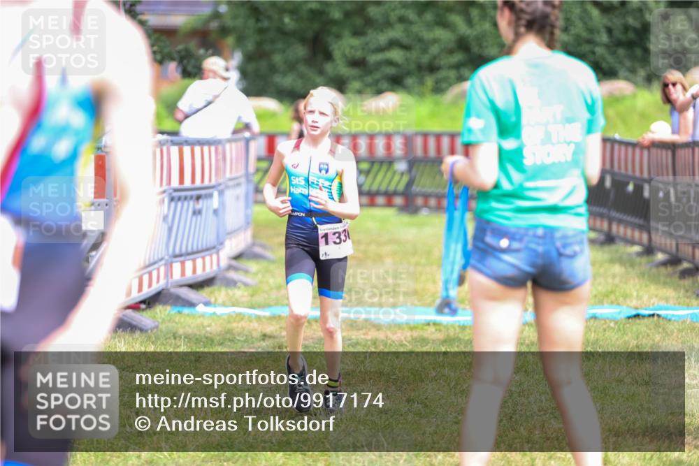 21.06.2026 - 29. Vierlanden-Triathlon Andreas Tolksdorf http://msf.ph/oto/9917174 21.06.2026 15:07:36 Ziel 1251, 1276, 1330, 1333 meine-sportfotos.de