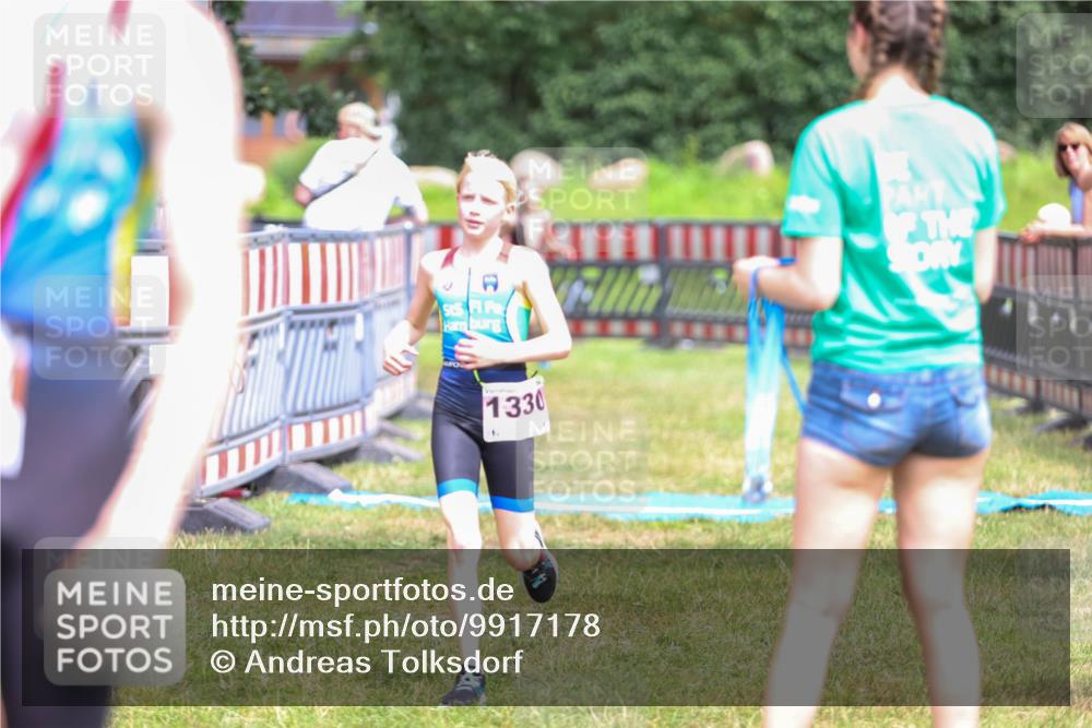 21.06.2026 - 29. Vierlanden-Triathlon Andreas Tolksdorf http://msf.ph/oto/9917178 21.06.2026 15:07:36 Ziel 1251, 1276, 1330, 1333 meine-sportfotos.de