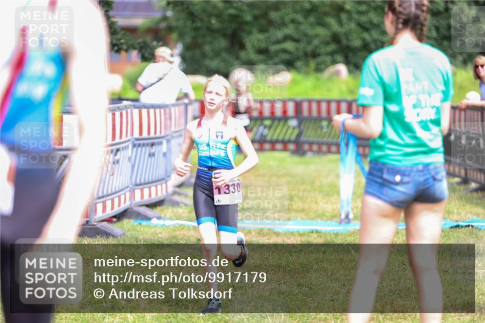 21.06.2026 - 29. Vierlanden-Triathlon Andreas Tolksdorf http://msf.ph/oto/9917179 21.06.2026 15:07:36 Ziel 1251, 1276, 1330, 1333 meine-sportfotos.de