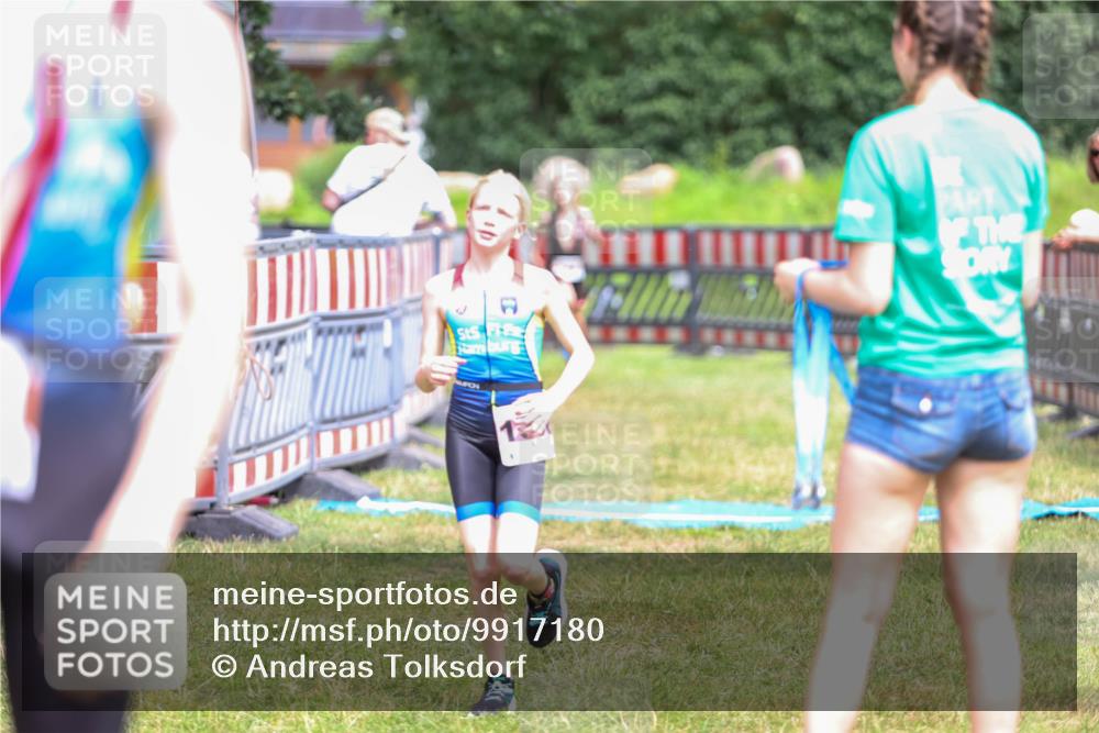 21.06.2026 - 29. Vierlanden-Triathlon Andreas Tolksdorf http://msf.ph/oto/9917180 21.06.2026 15:07:36 Ziel 1251, 1276, 1330, 1333 meine-sportfotos.de