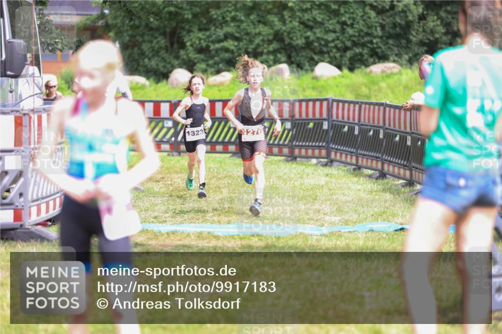 21.06.2026 - 29. Vierlanden-Triathlon Andreas Tolksdorf http://msf.ph/oto/9917183 21.06.2026 15:07:39 Ziel 1276, 1313, 1330, 1333 meine-sportfotos.de