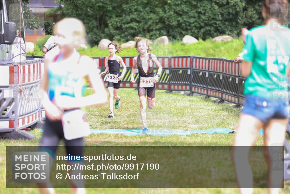 21.06.2026 - 29. Vierlanden-Triathlon Andreas Tolksdorf http://msf.ph/oto/9917190 21.06.2026 15:07:40 Ziel 1272, 1276, 1313, 1330, 1333 meine-sportfotos.de