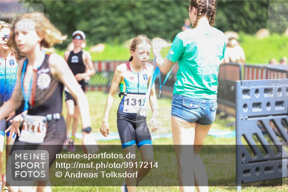 21.06.2026 - 29. Vierlanden-Triathlon Andreas Tolksdorf http://msf.ph/oto/9917214 21.06.2026 15:07:49 Ziel 1272, 1284, 1313, 1333 meine-sportfotos.de