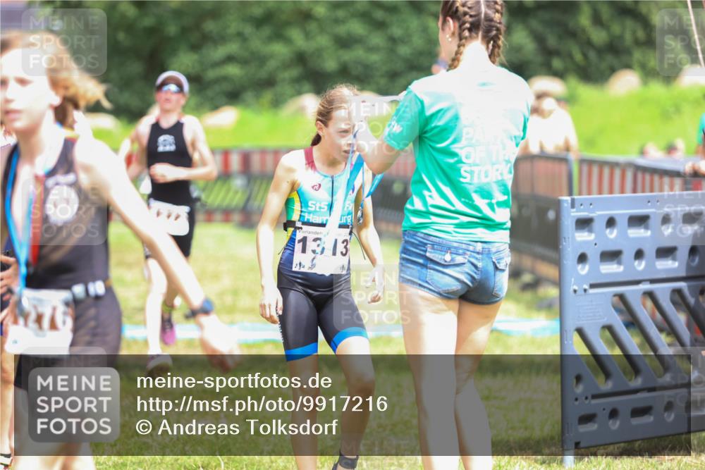 21.06.2026 - 29. Vierlanden-Triathlon Andreas Tolksdorf http://msf.ph/oto/9917216 21.06.2026 15:07:49 Ziel 1272, 1284, 1313, 1333 meine-sportfotos.de