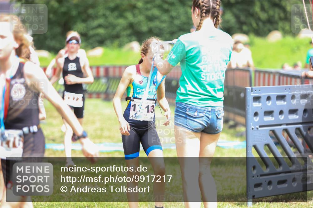 21.06.2026 - 29. Vierlanden-Triathlon Andreas Tolksdorf http://msf.ph/oto/9917217 21.06.2026 15:07:49 Ziel 1272, 1284, 1313, 1333 meine-sportfotos.de