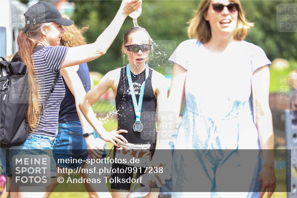 21.06.2026 - 29. Vierlanden-Triathlon Andreas Tolksdorf http://msf.ph/oto/9917238 21.06.2026 15:08:02 Ziel 1289 meine-sportfotos.de