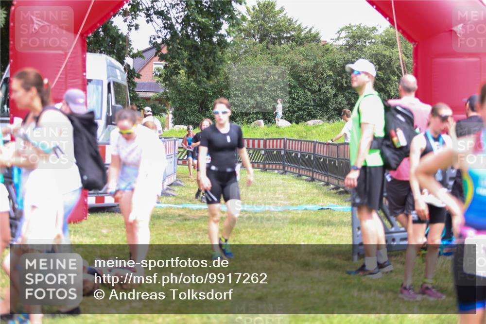 21.06.2026 - 29. Vierlanden-Triathlon Andreas Tolksdorf http://msf.ph/oto/9917262 21.06.2026 15:08:50 Ziel 1231, 1254, 1265, 1297 meine-sportfotos.de