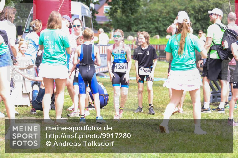 21.06.2026 - 29. Vierlanden-Triathlon Andreas Tolksdorf http://msf.ph/oto/9917280 21.06.2026 15:08:58 Ziel 1254, 1297 meine-sportfotos.de
