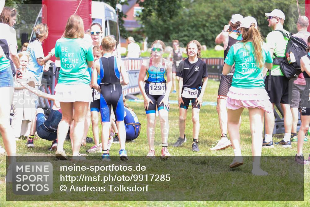 21.06.2026 - 29. Vierlanden-Triathlon Andreas Tolksdorf http://msf.ph/oto/9917285 21.06.2026 15:08:58 Ziel 1254, 1297 meine-sportfotos.de
